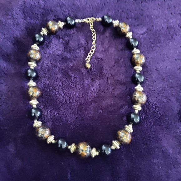 Vintage Jewelry - Vintage Beaded necklace